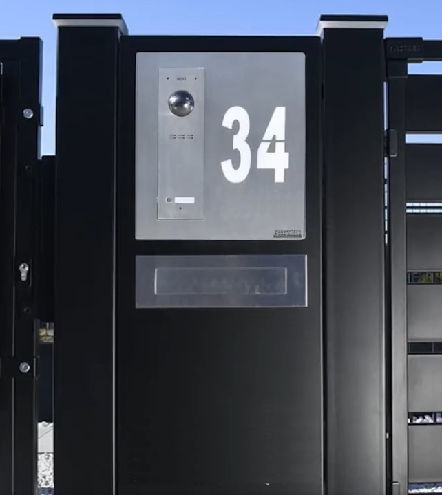 Centerbox beleuchtete Hausnummer